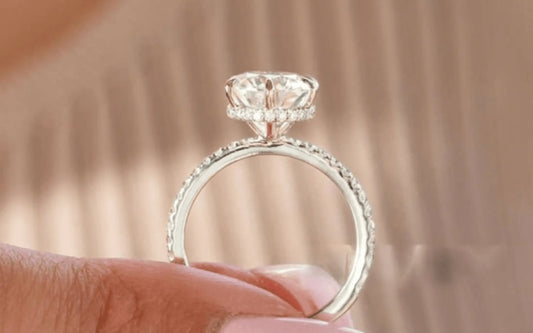 The Complete Guide to Buying Pavé Engagement Rings Online in Canada and the USA