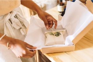 Sustainable Packaging: Plastic-Free Unboxing for Cross-Border Orders